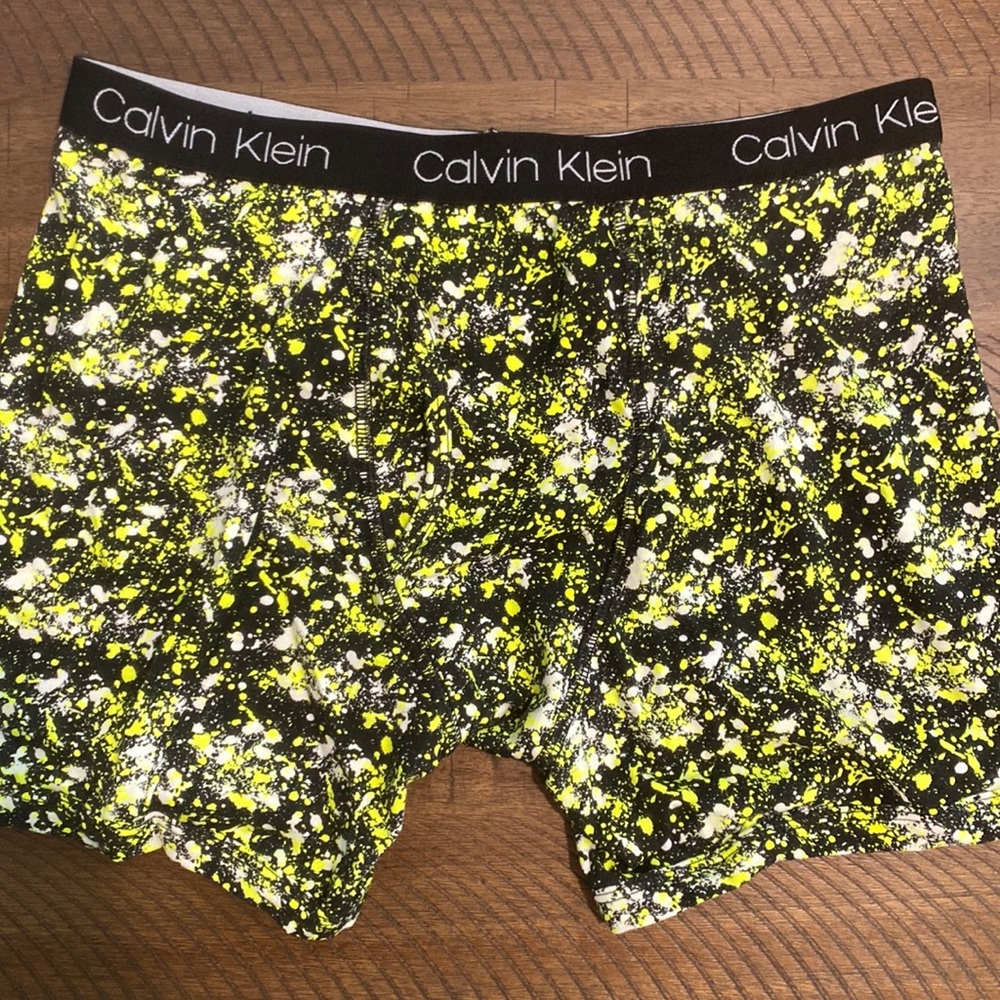 Calvin Klein men’s boxer briefs. Youth XL, but fits like adult men’s medium.